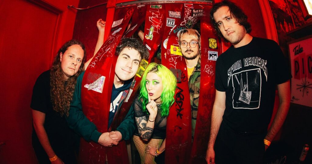 Frankie and the Witch Fingers + Iguana Death Cult in Nijmegen